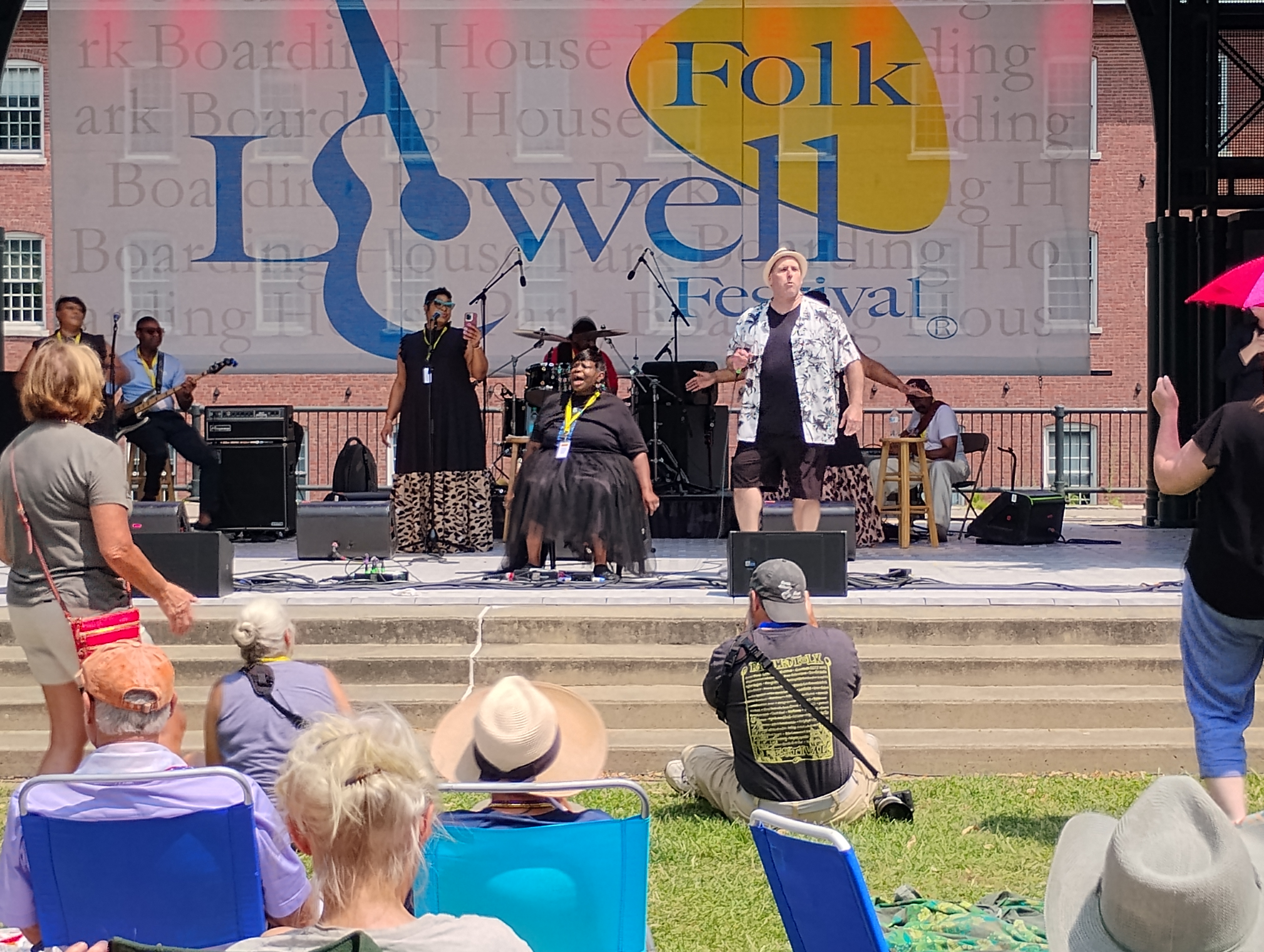 AnnieAndTheCaldwellSingers2024-07-28BoardingHouseParkLowellMA (17).jpg